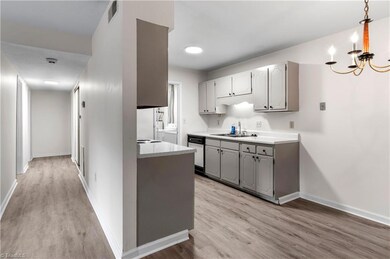 2240 Sunderland Rd unit 54N, Winston Salem, NC 27103 - photo 6