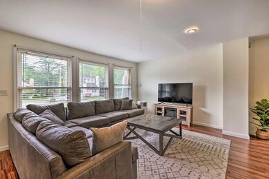 Country Pl Living Room