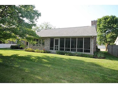 2185 Broadmoor Ln, Columbus, IN 47203 - photo 2