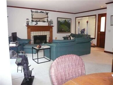 Large inviting livingroom