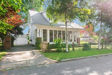 11 Glenwood Ave, Pawtucket, RI 02860 - photo 2