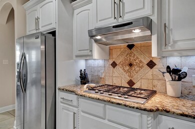 1677 Skidmore Ln, Tyler, TX 75703 - photo 5