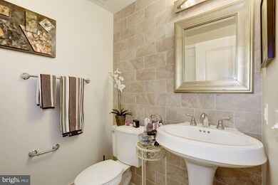 One Park Crest unit 719, McLean, VA 22102 - photo 6