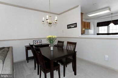 13018 Shamrock Glen Dr, Germantown, MD 20874 - photo 2