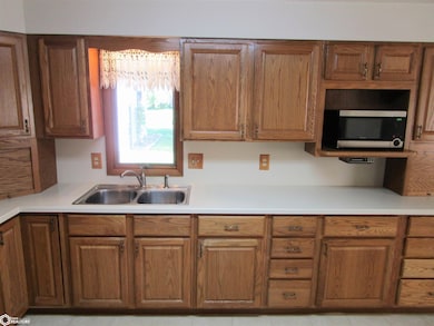 1204 Ellis Ave, Iowa Falls, IA 50126 - photo 6