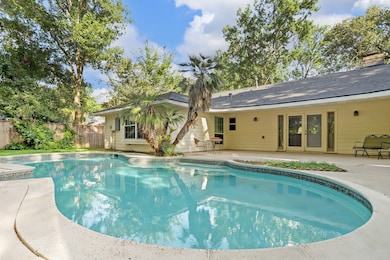 6206 Lonesome Bayou Ln, Houston, TX 77088 - photo 2