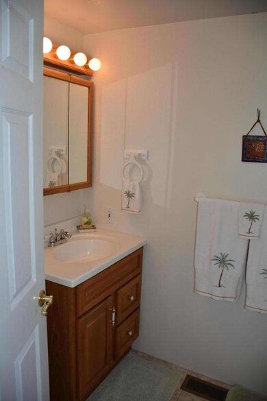 2nd bath room