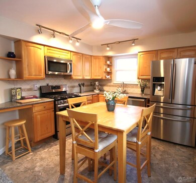 13 Jeremy Dr, Dayton, NJ 08810 - photo 4