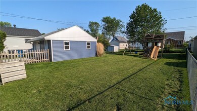 2426 106th St, Toledo, OH 43611 - photo 4