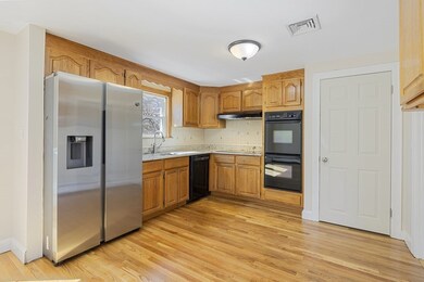 160 Ravenswood Rd unit 1, Waltham, MA 02453 - photo 3