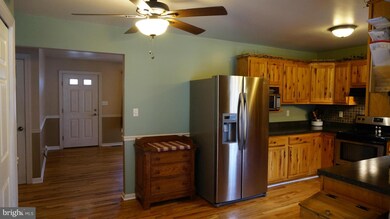 762 Sir Johns Run Rd, Berkeley Springs, WV 25411 - photo 3