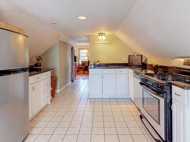 28 Langdon St unit 4, Portsmouth, NH 03801 - photo 4