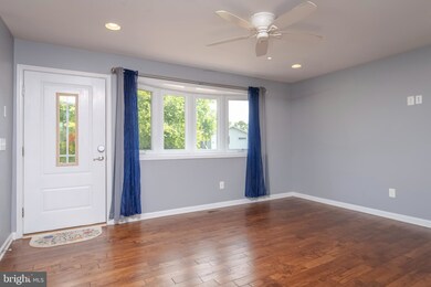 2917 Illinois Ave, Halethorpe, MD 21227 - photo 4