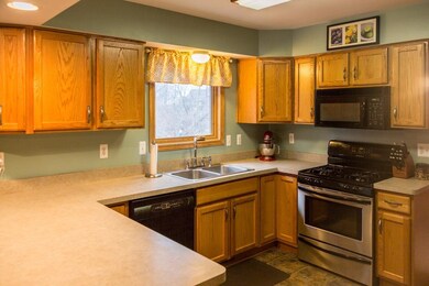 2145 Chestnut Crescent unit 220, Saline, MI 48176 - photo 5