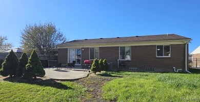 42116 Ehrke Dr, Clinton Township, MI 48038 - photo 4