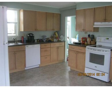 270 Ashburnham St, Fitchburg, MA 01420 - photo 3