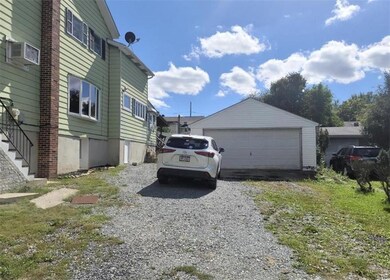 32 W Ridge St, Coaldale, PA 18218 - photo 3