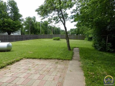 103 W 5th St, Hoyt, KS 66440 - photo 5