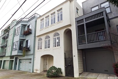 On one of the best blocks of Cow Hollow