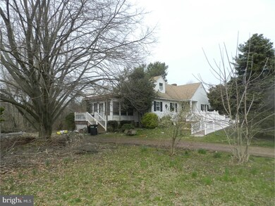 917 Mansfield Rd W, Bordentown, NJ 08505 - photo 2