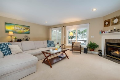 70 Magnolia Ln, Newmarket, NH 03857 - photo 4