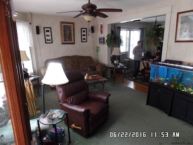 18 Hawk St, Schenectady, NY 12302 - photo 2