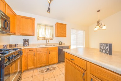 7842 kitchen area