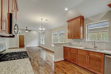 2118 Wavell St, Houston, TX 77088 - photo 3