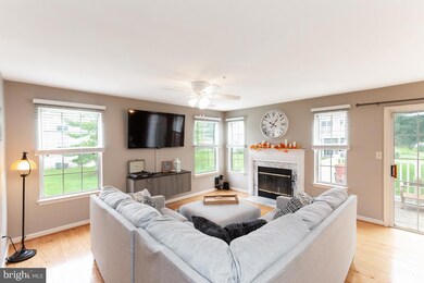 19902 Dunstable Cir, Germantown, MD 20876 - photo 3