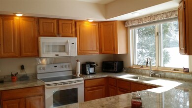 60 Laurel Ln, White River Junction, VT 05001 - photo 2