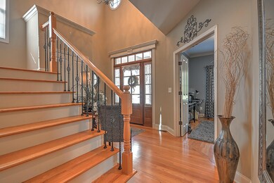 1105 King Richard-18