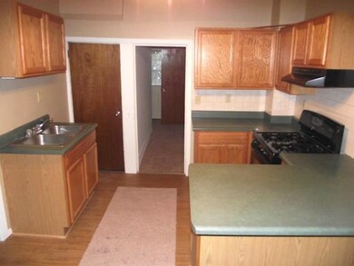 1845 W 4th St, Davenport, IA 52802 - photo 4