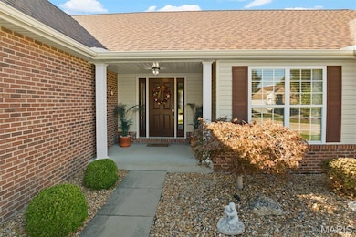 905 Coreopsis Ct, O Fallon, IL 62269 - photo 2