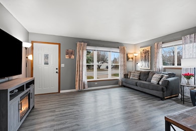 1520 W 9th Ave, Oshkosh, WI 54902 - photo 7