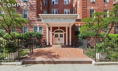 360 Clinton Ave unit 6J, Brooklyn, NY 11238 - photo 7