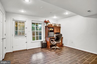 9428 Chessie Ln, Columbia, MD 21046 - photo 5