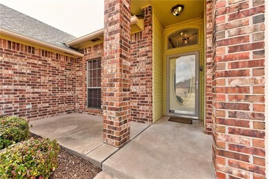 1900 NE 7th Cir, Moore, OK 73160 - photo 4