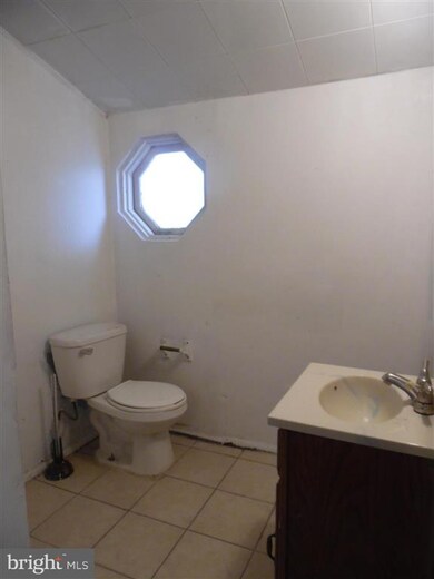 107 Maple St, Clayton, NJ 08312 - photo 4