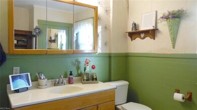 653 Vine St, Coshocton, OH 43812 - photo 5