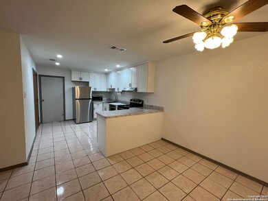 407 Buttercup, New Braunfels, TX 78130 - photo 2