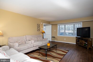 12517 Millstream Dr, Bowie, MD 20715 - photo 2