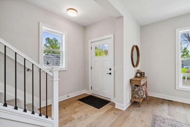 5-web-or-mls-1100-e-sycamore-st