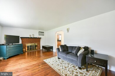 307 Heston Ave, Norristown, PA 19403 - photo 3