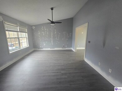 805 Andra Dr, Radcliff, KY 40160 - photo 2