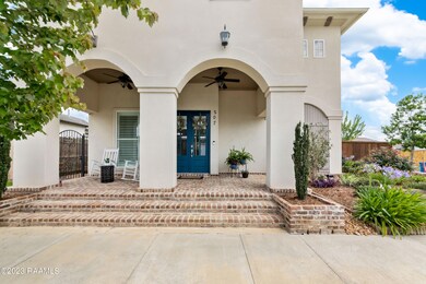 207FloresCourt-6