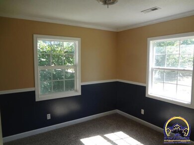 1213 SW Armagh St, Topeka, KS 66611 - photo 7