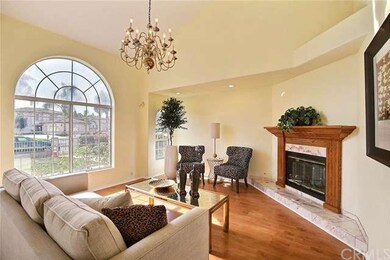 Living Room w/ Fire Place 