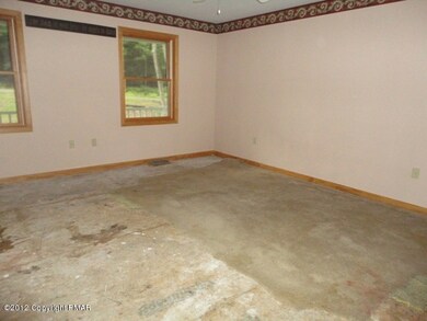 932 Gunstock Ln, Tafton, PA 18464 - photo 7