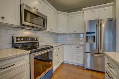 6270 Stone Gate Dr, Fitchburg, WI 53719 - photo 7