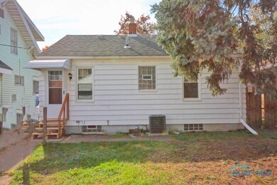 438 W Poinsetta Ave, Toledo, OH 43612 - photo 2